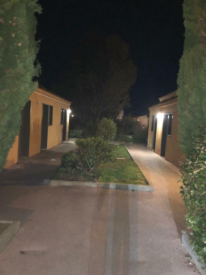 Appartement Les Hameaux Арль Экстерьер фото